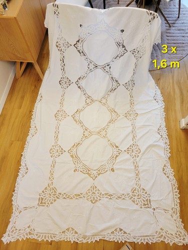 Grande nappe ancienne - grande,