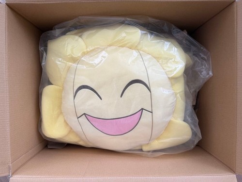Pokemon est énorme peluche - énorme,