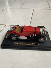 Petite voiture Mercedes benz