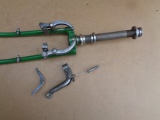 Fourche avec étrier de frein CLB , pour roue en 600 B x 50 cyclomoteur ancien