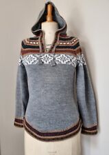 MAGNIFIQUE PULL A CAPUCHE