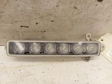 Feu diurne avant gauche