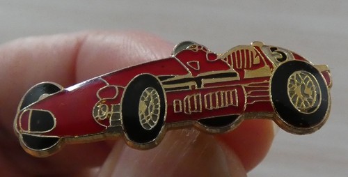 Beau pin voiture ferrari f1 - beau, pin's