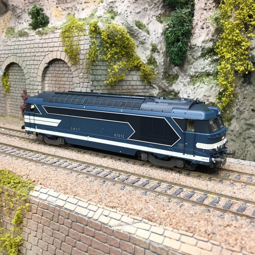 Locomotive diesel 67012 - locomotive,