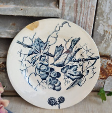 ANCIENNE PETITE ASSIETTE TERRE DE FER HB&cie DECOR OISEAUX ET FRUITS