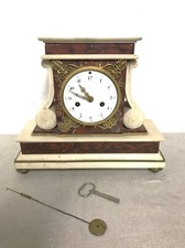 Pendule borne en bronze et marbre époque Louis XVI