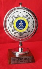 Trophée sur socle police Pakistan Patrouille de la route Moto motard Médaille