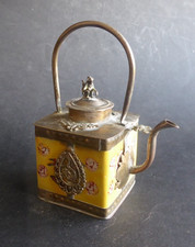 petit théière Porcelaine et laiton Chinois  Décor singe Chine chinese tea pot