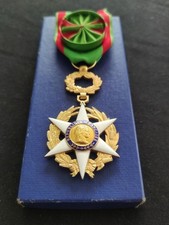 Superbe Médaille Officier