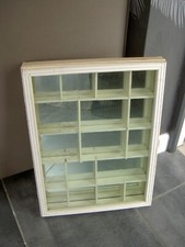 meuble VITRINE murale étagères bois massif - fond MIROIR - porte vitrée -vintage