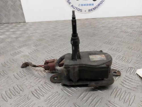Moteur essuie glace avant