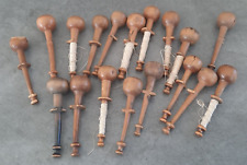 LOT 18 FUSEAUX DE DENTELIERE PATINES EN BOIS DE BUIS