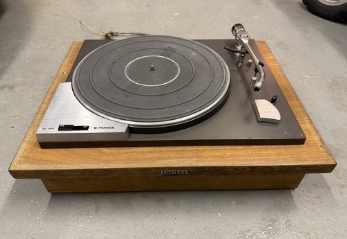 Pioneer turntable in - pioneer,