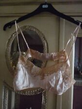 ADORABLE SOUTIEN GORGE  DENTELLE TRES ANCIEN SATIN ? SOIE ?