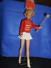 POUPEE BARBIE TENUE MAJORETTE  1962 BLONDE  BOITE ORIGINE 