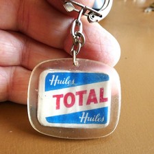 Ancien porte cle Automobile Station Service Huiles TOTAL Pompiste Marseille An60
