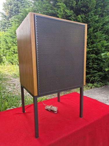 Tres rare enceinte - tres, braun
