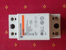 MERLIN GERIN  15217 Transformateur de sonnerie  220V  /  12V  ALTERNATIF 