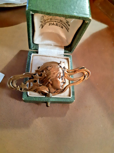 Femme déesse broche - ,