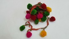 Beau pompon bonne taille - , et