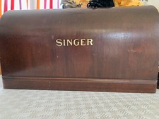 une machine à coudre Singer