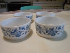 4 coupelles Arcopal  motif