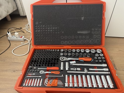 Boîte outils berner - à,