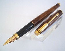 MYTHIQUE STYLO PLUME PARKER 75 EN LAQUE DE CHINE AUTOMNALE PLUME OR M155