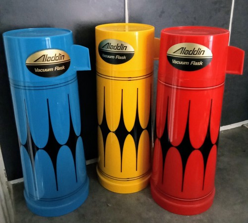 Vintage 3 thermos - 60/70's,