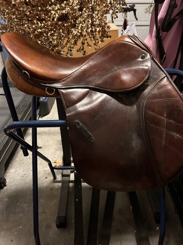 Stubben saddles used - used, (roxanne)