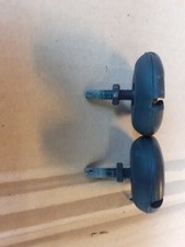 Deux Pièces D'Amortisseurs