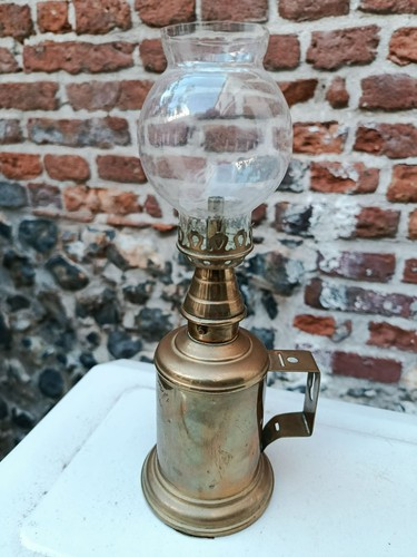 Ancienne lampe dorée - , à