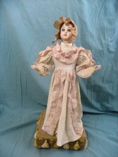 ANCIENNE POUPÉE AUTOMATE