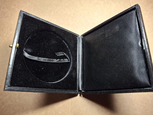 Boitier pour médaille - pour, 81mm