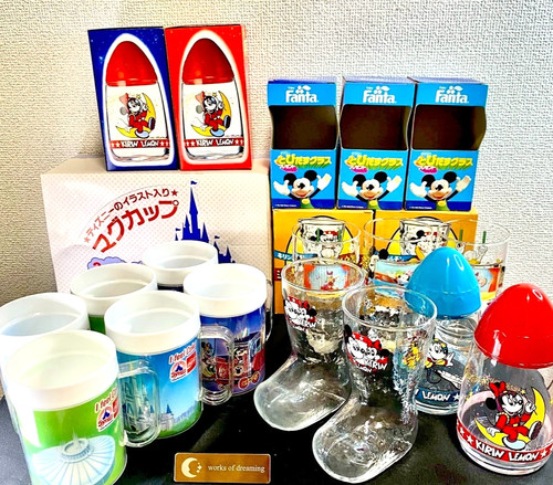 Lot tasses mugs disney - 13,