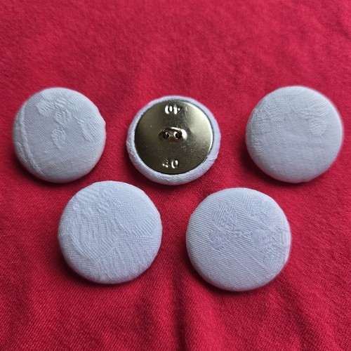 Boutons recouverts blanc - 5,