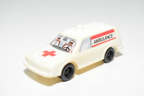 Voiture ambulance renault - voiture,