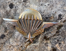 355n INSIGNE Brevet parachutiste Français.