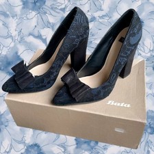 Escarpins Bata bleu et noir