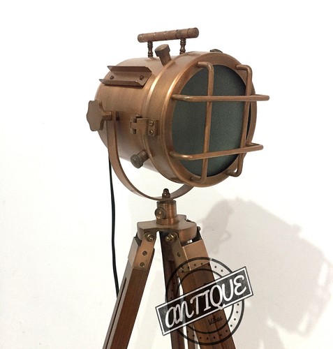 Ancien pied lampadaire de - de,