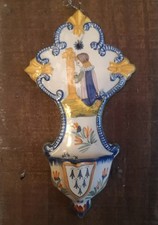 Bénitier en faïence Henriot