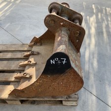 Godet occasion Terrassement Axes 40mm largeur 750mm