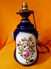 LAMPE A PETROLE ELECTRIFIEE PIED DE LAMPE EN PORCELAINE DE VALENTINE/BAYEUX