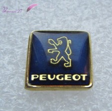 Pin's Logo écusson emblème Voiture " PEUGEOT "    #G4