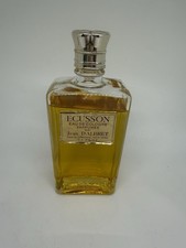 Ecusson by Jean D’Albret Eau