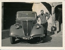 Automobile c. 1940 - RENAULT Novaquatre - PP 391