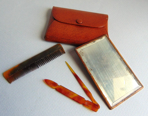 Nécessaire ancien pour