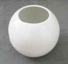 VASE ROND BLANC. CERAMIQUE. 15 CM