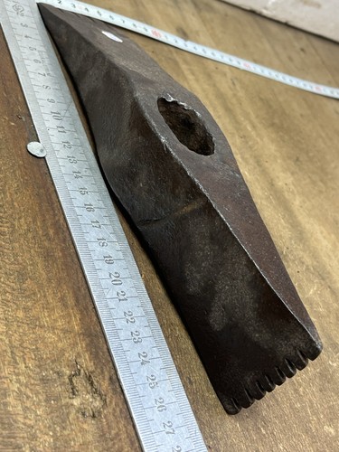 Outil ancien marteau taillant - marteau,
