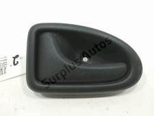 POIGNEE INTERIEURE PORTE ARRIERE GAUCHE 8200667104 RENAULT CLIO 2 CAMPUS phase 1